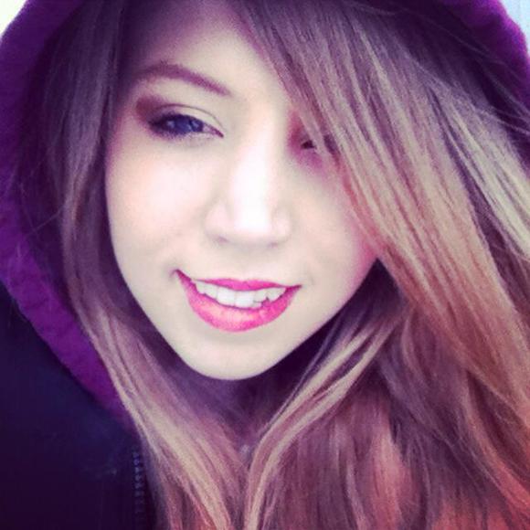 Meet your Posher, Sarah - Picture 1 of 1